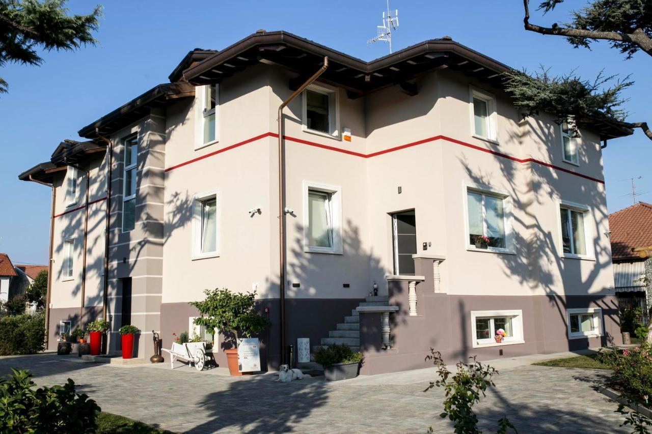 フェルノ Casa Ananda Bed & Breakfast エクステリア 写真