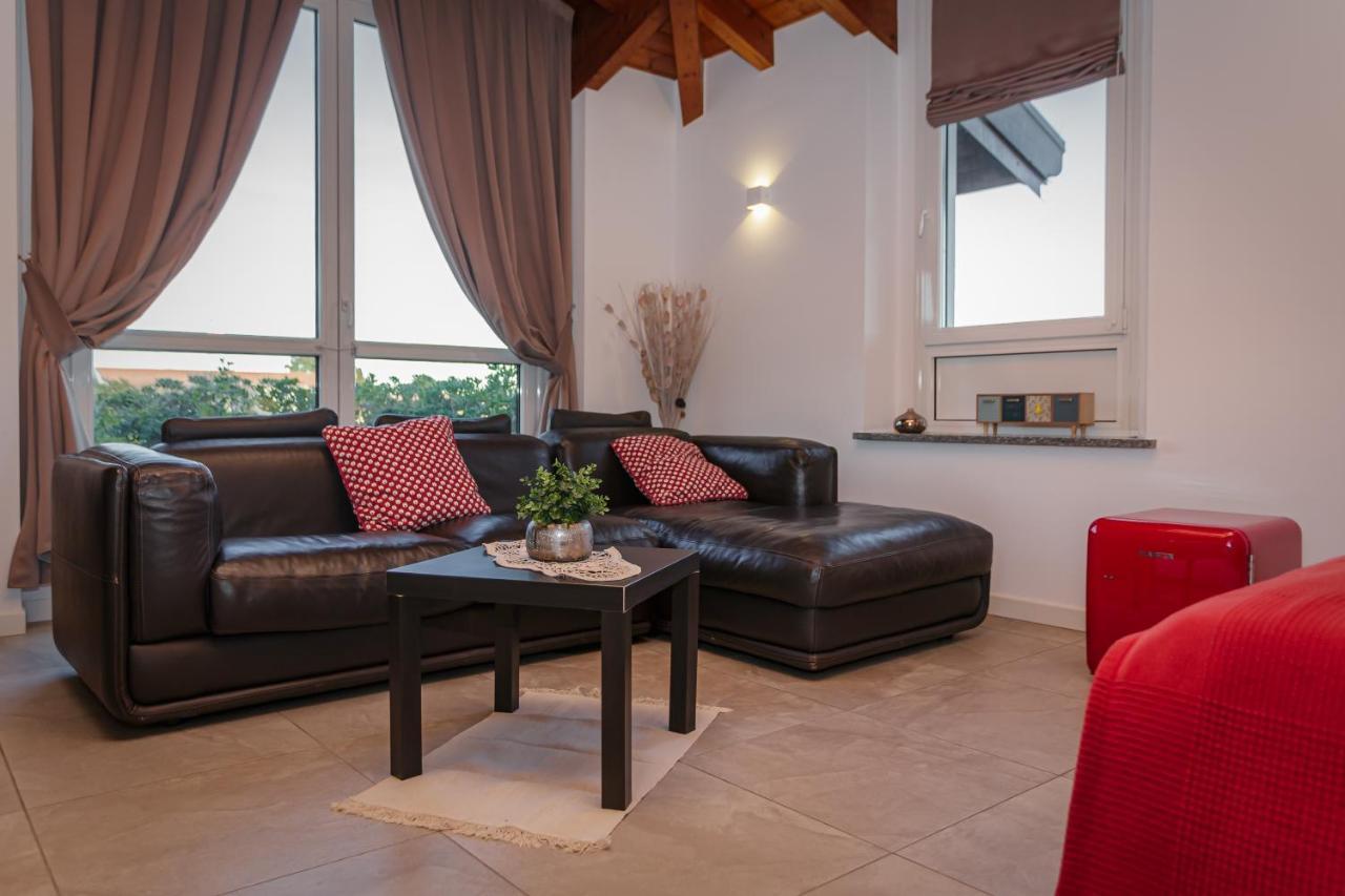 フェルノ Casa Ananda Bed & Breakfast エクステリア 写真