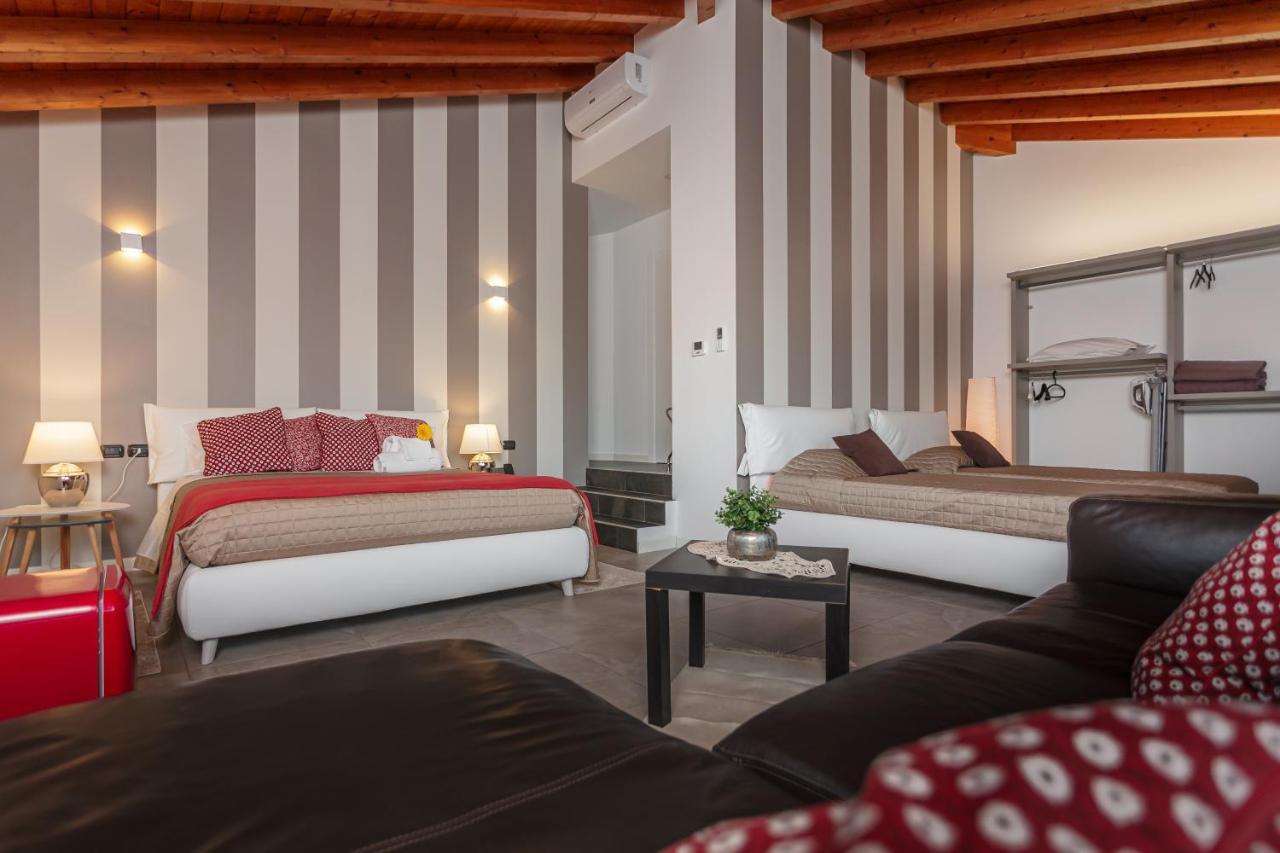フェルノ Casa Ananda Bed & Breakfast エクステリア 写真