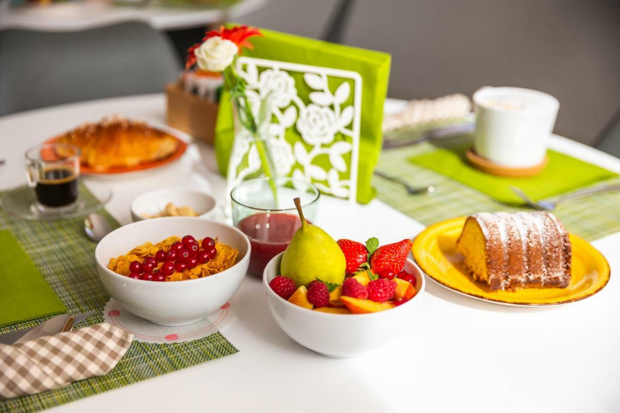 フェルノ Casa Ananda Bed & Breakfast エクステリア 写真