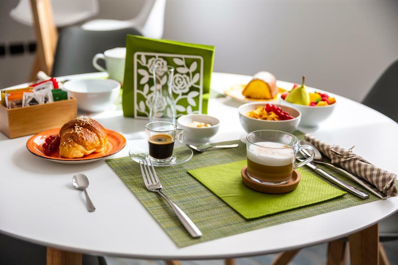 フェルノ Casa Ananda Bed & Breakfast エクステリア 写真