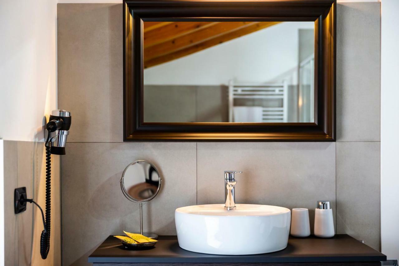 フェルノ Casa Ananda Bed & Breakfast エクステリア 写真