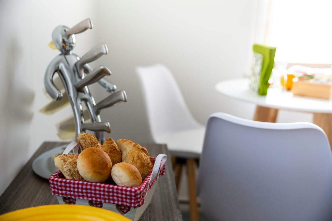 フェルノ Casa Ananda Bed & Breakfast エクステリア 写真